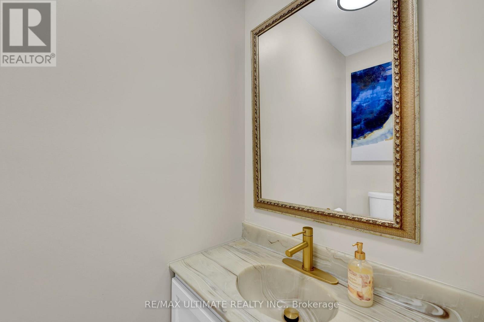 74 Robinson Crescent, Whitby, ON - Indoor Photo Showing Bathroom