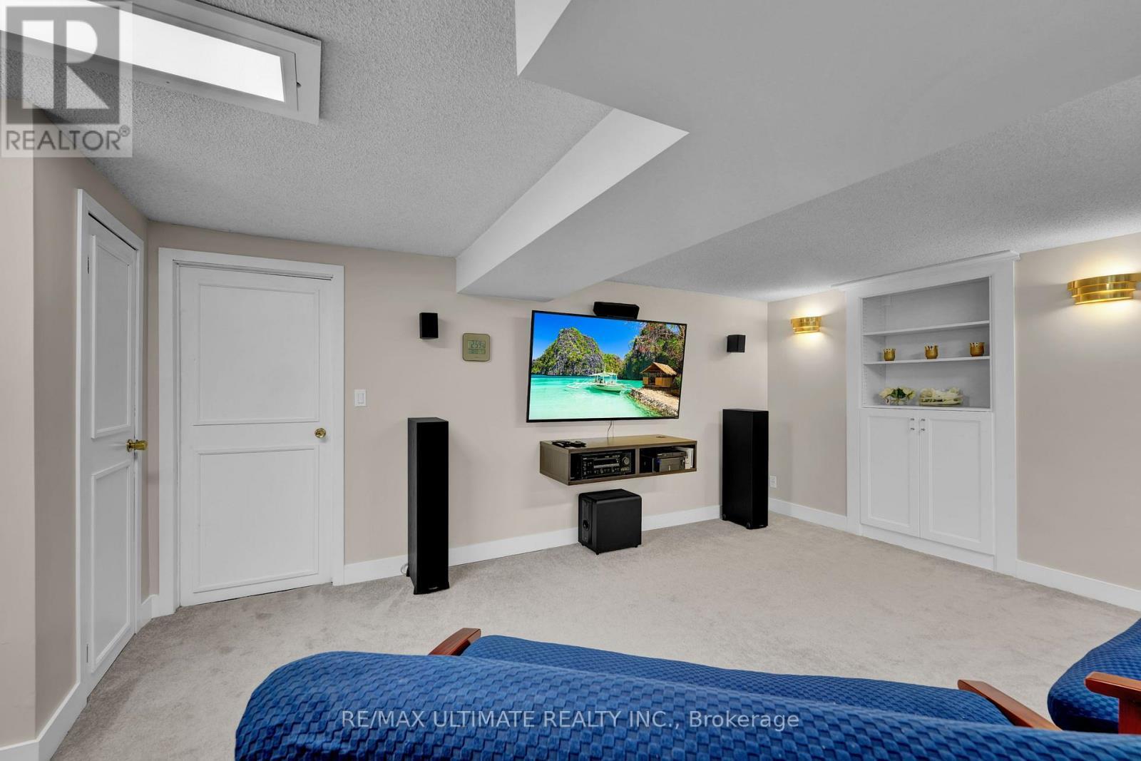 74 Robinson Crescent, Whitby, ON - Indoor