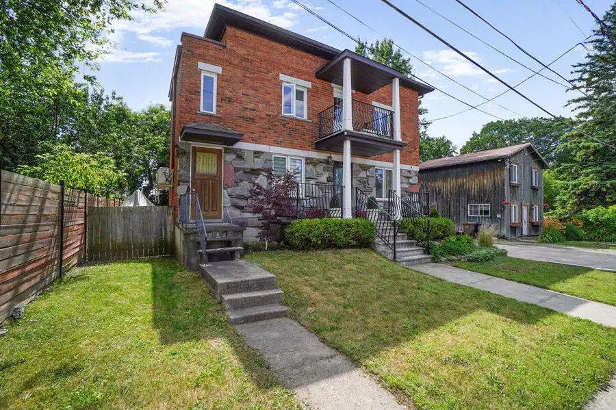 View - 130B-130 Av. Du Pacifique, Laval (Laval-Des-Rapides), QC - Outdoor