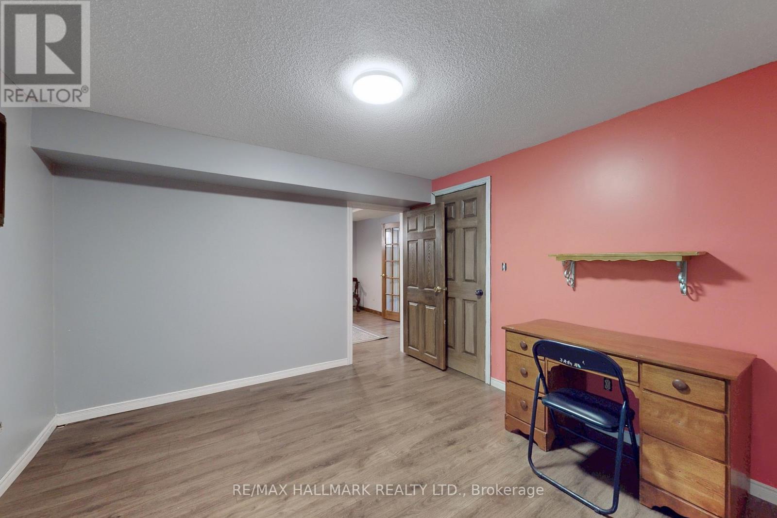 111 Kerr Boulevard, New Tecumseth, ON - Indoor Photo Showing Other Room