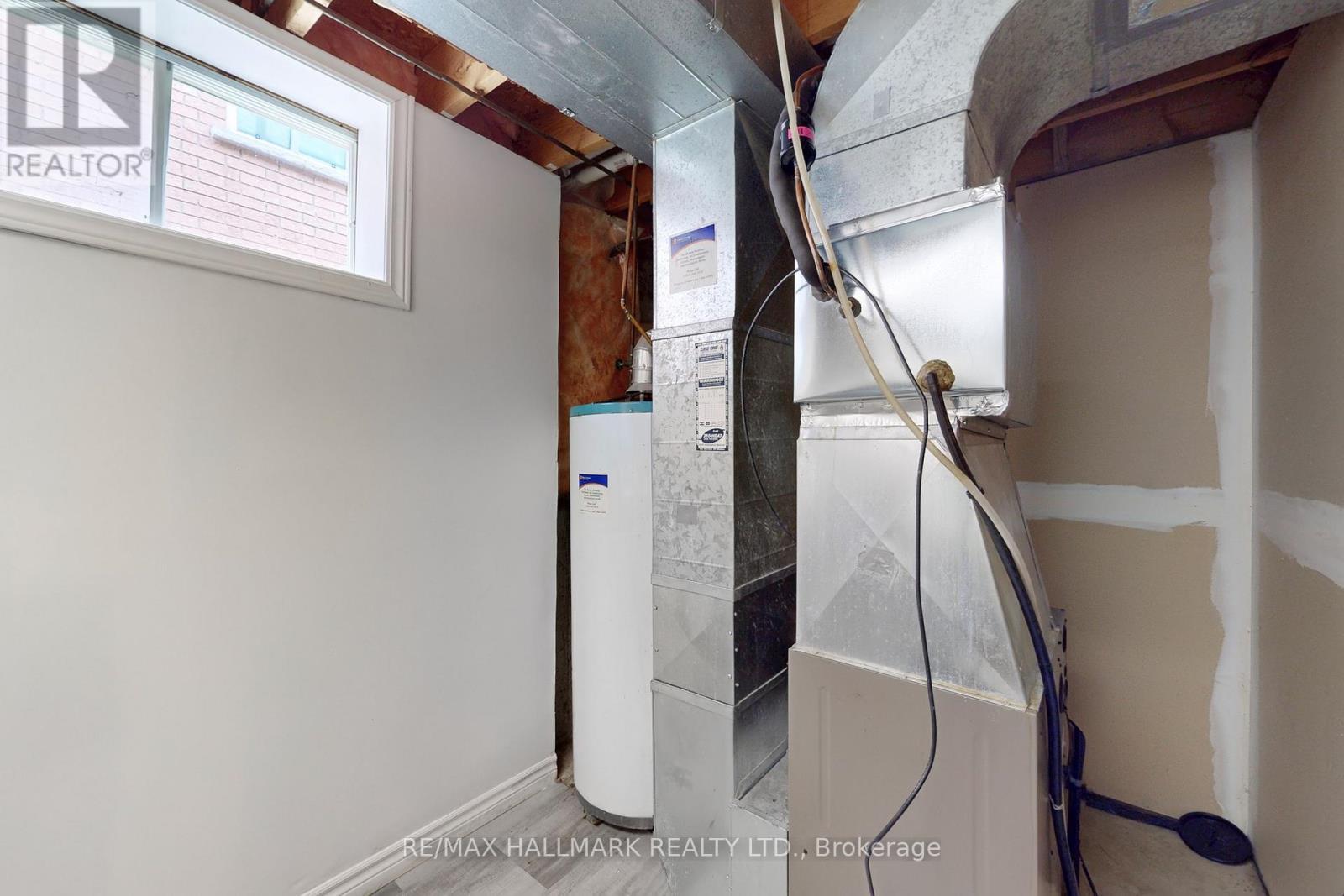 111 Kerr Boulevard, New Tecumseth, ON - Indoor