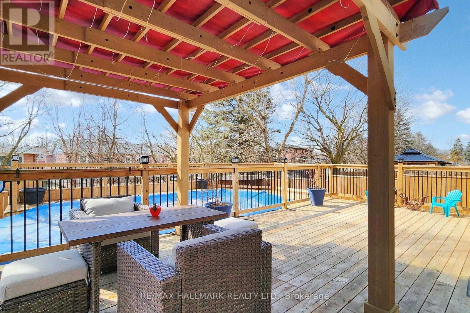 111 Kerr Boulevard, New Tecumseth, ON - Outdoor With Deck Patio Veranda