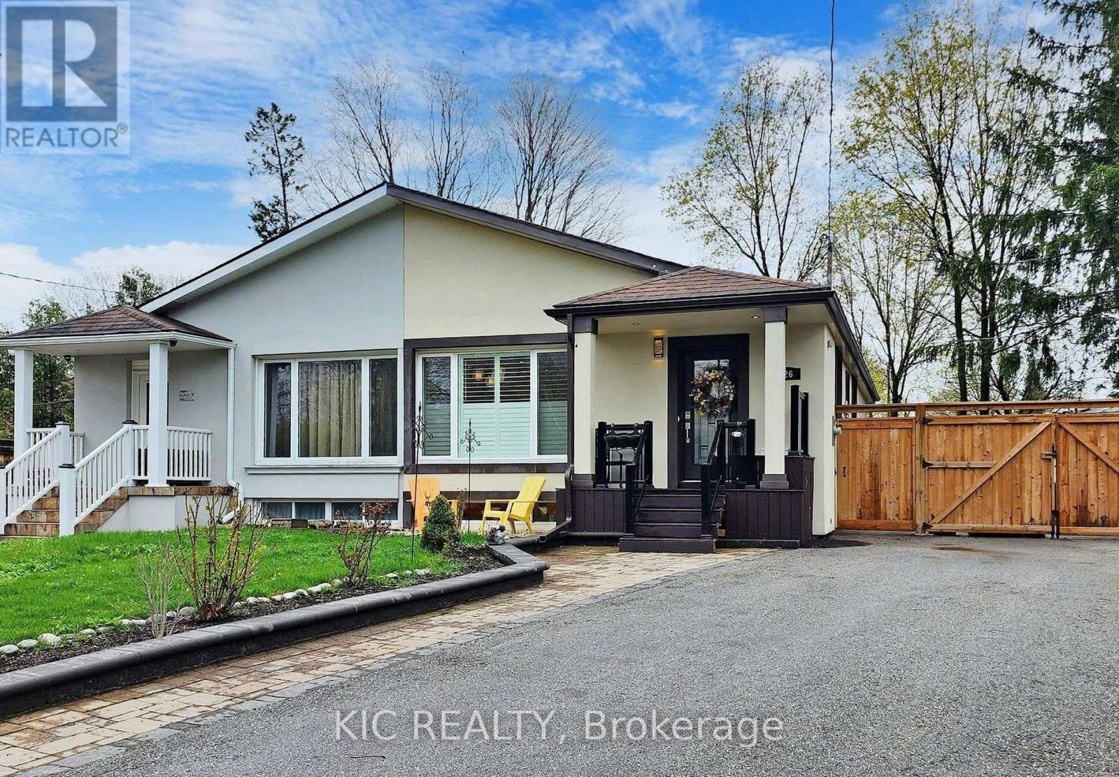 Main Floor - 226 Browndale Crescent, Richmond Hill, ON - Outdoor With Facade