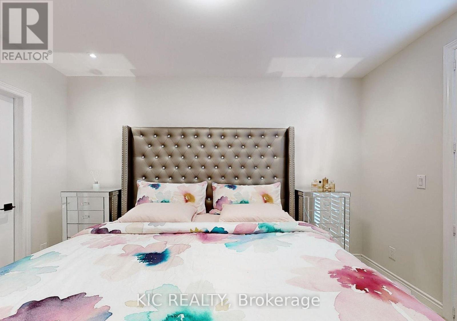 Main Floor - 226 Browndale Crescent, Richmond Hill, ON - Indoor Photo Showing Bedroom