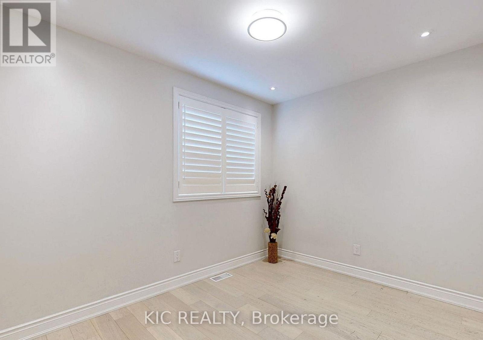 Main Floor - 226 Browndale Crescent, Richmond Hill, ON - Indoor Photo Showing Other Room