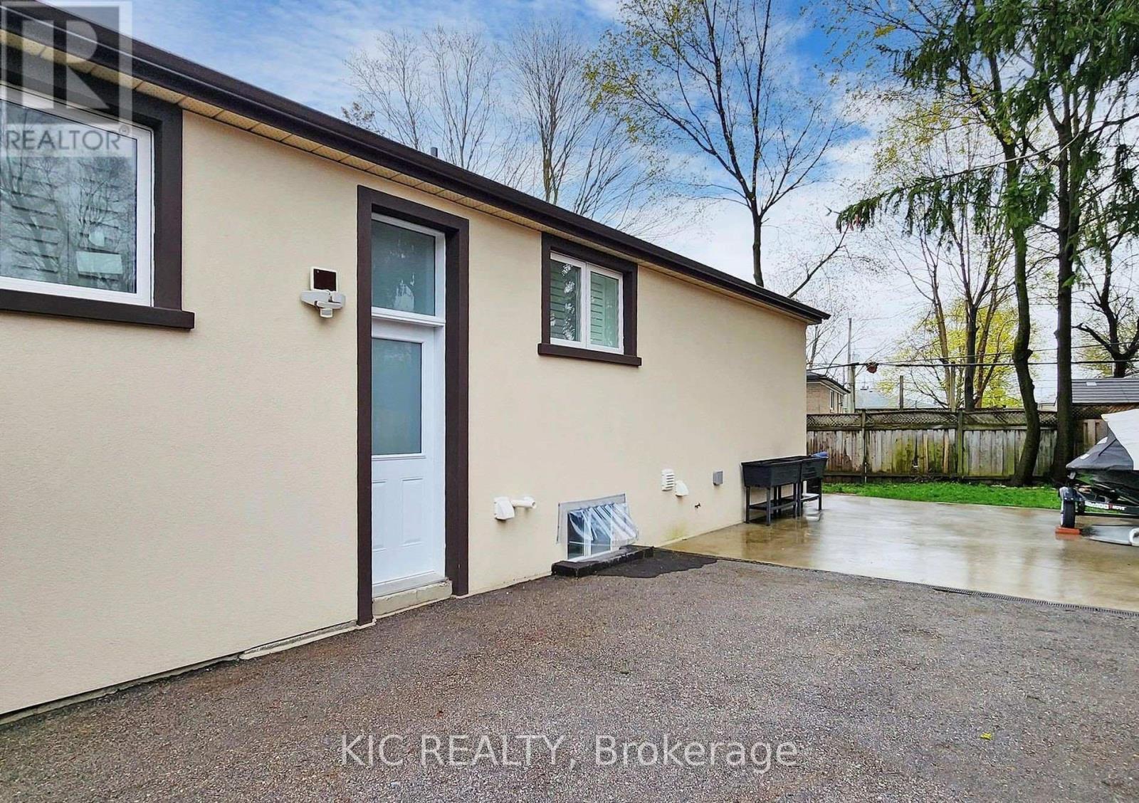 Main Floor - 226 Browndale Crescent, Richmond Hill, ON - Outdoor With Exterior