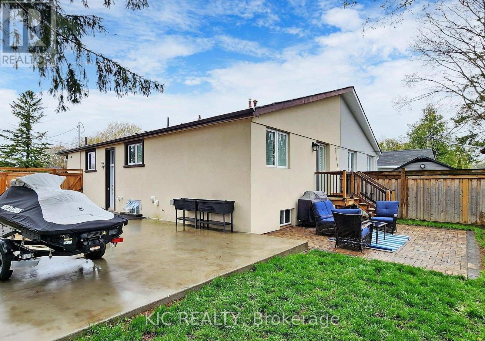 Main Floor - 226 Browndale Crescent, Richmond Hill, ON - Outdoor With Exterior