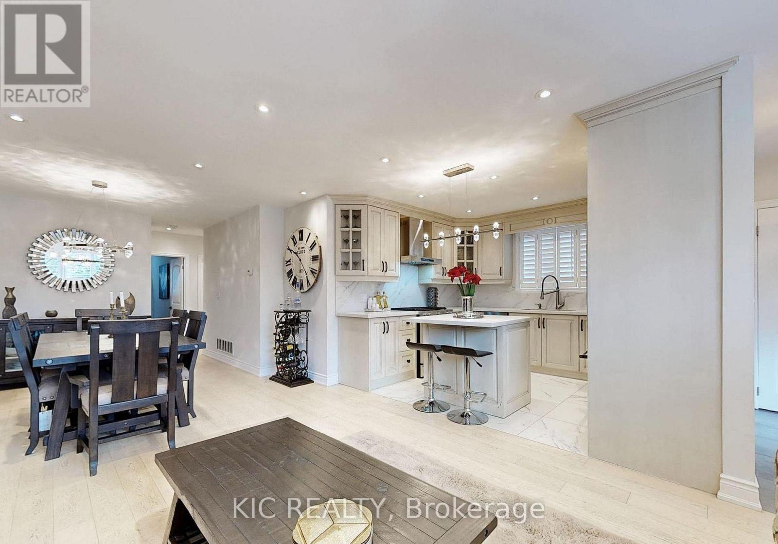 Main Floor - 226 Browndale Crescent, Richmond Hill, ON - Indoor