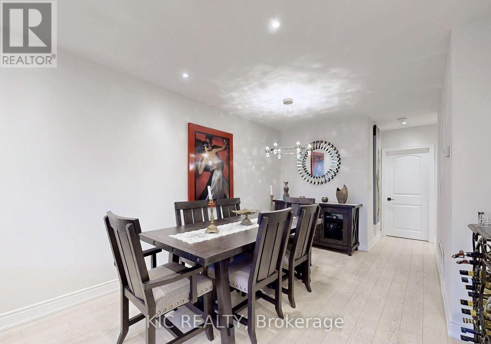 Main Floor - 226 Browndale Crescent, Richmond Hill, ON - Indoor Photo Showing Dining Room