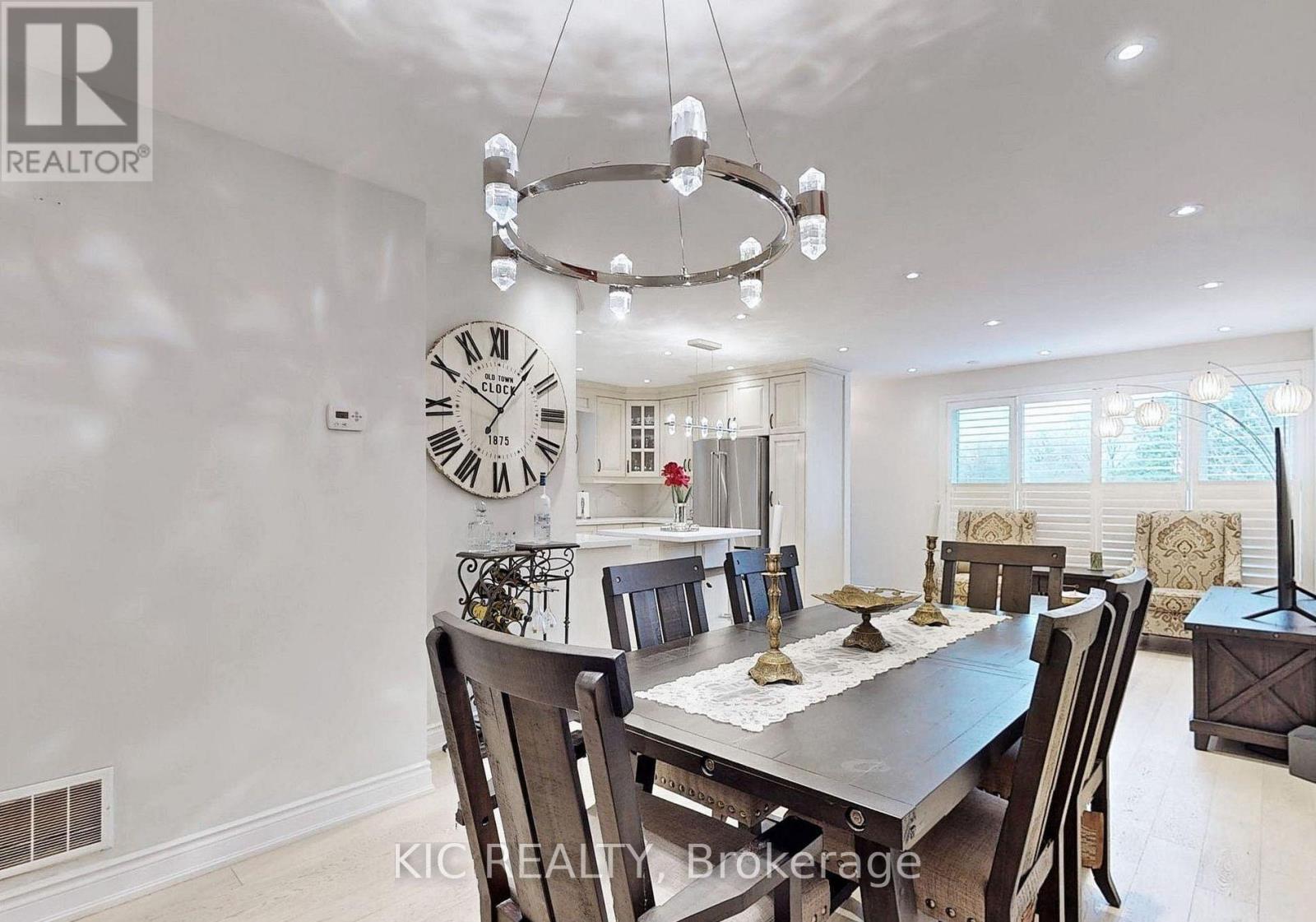 Main Floor - 226 Browndale Crescent, Richmond Hill, ON - Indoor Photo Showing Dining Room