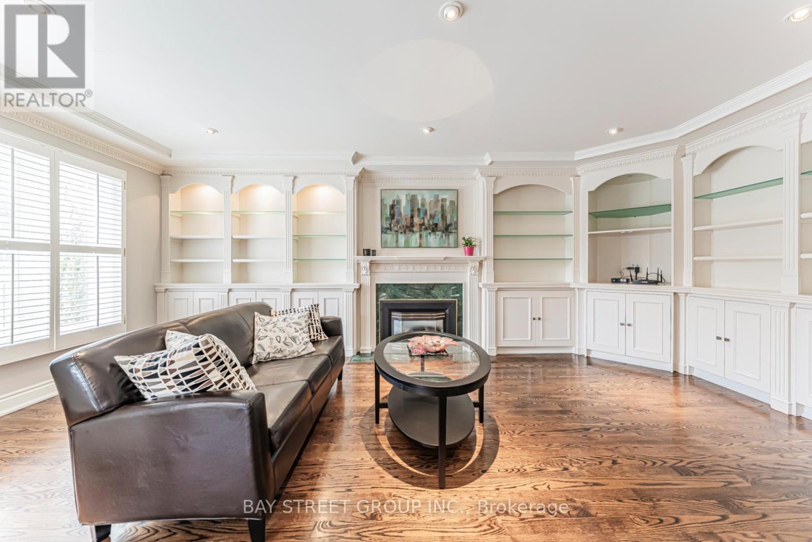2191 Dunvegan Avenue, Oakville, ON - Indoor Photo Showing Living Room With Fireplace