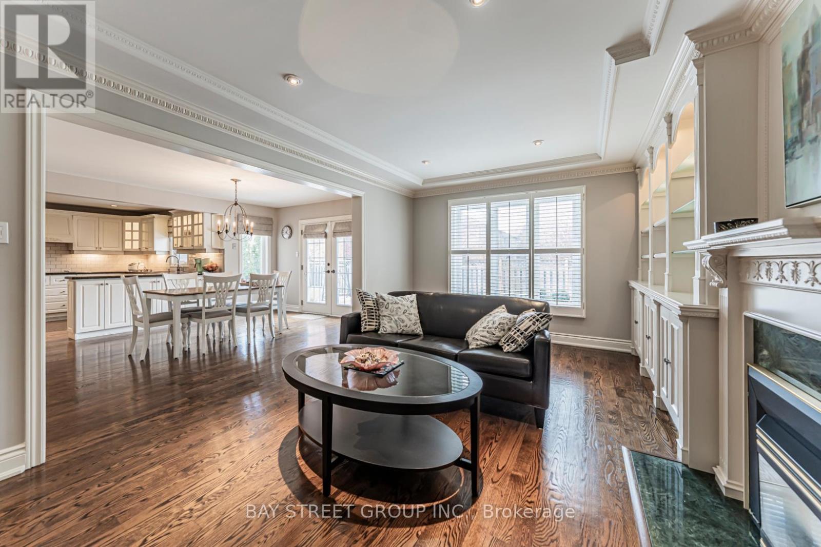 2191 Dunvegan Avenue, Oakville, ON - Indoor Photo Showing Living Room With Fireplace
