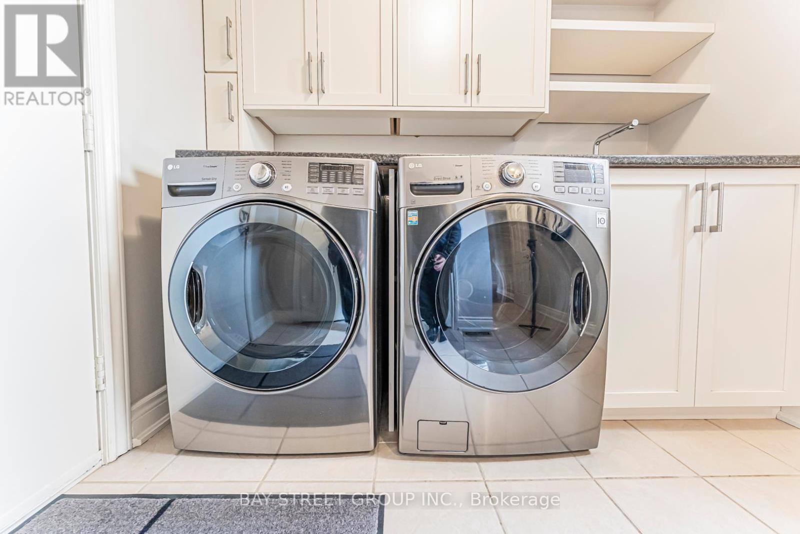 2191 Dunvegan Avenue, Oakville, ON - Indoor Photo Showing Laundry Room