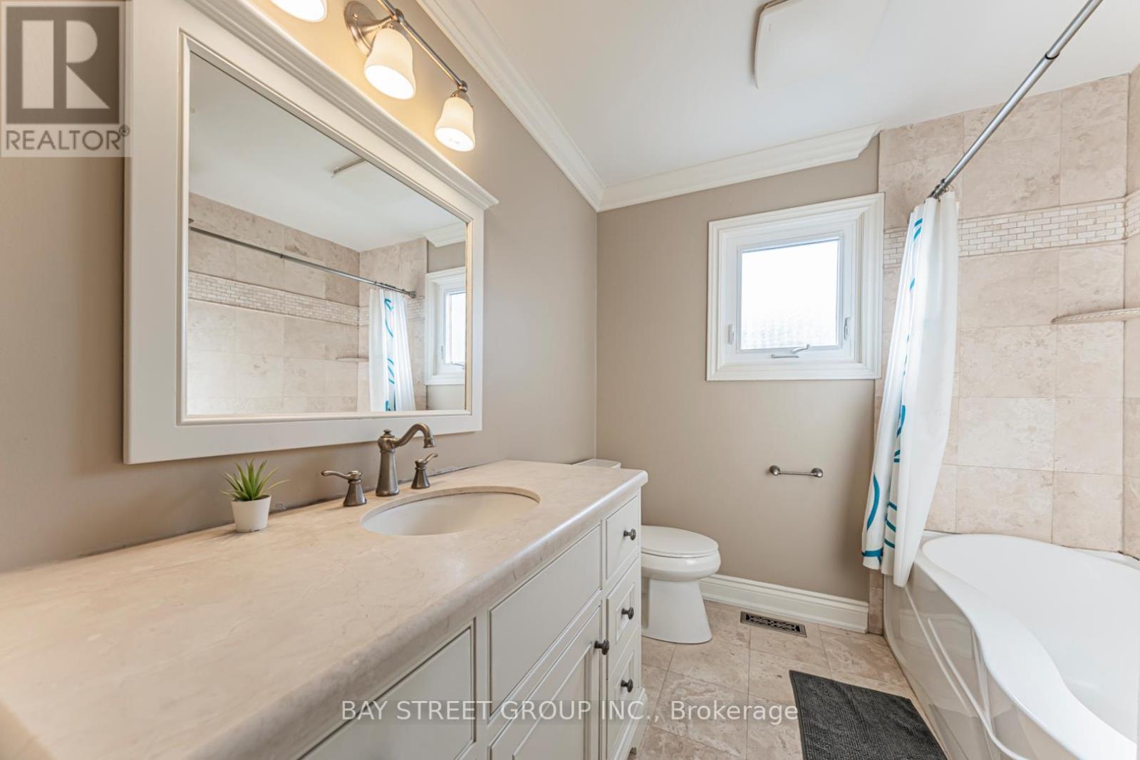 2191 Dunvegan Avenue, Oakville, ON - Indoor Photo Showing Bathroom