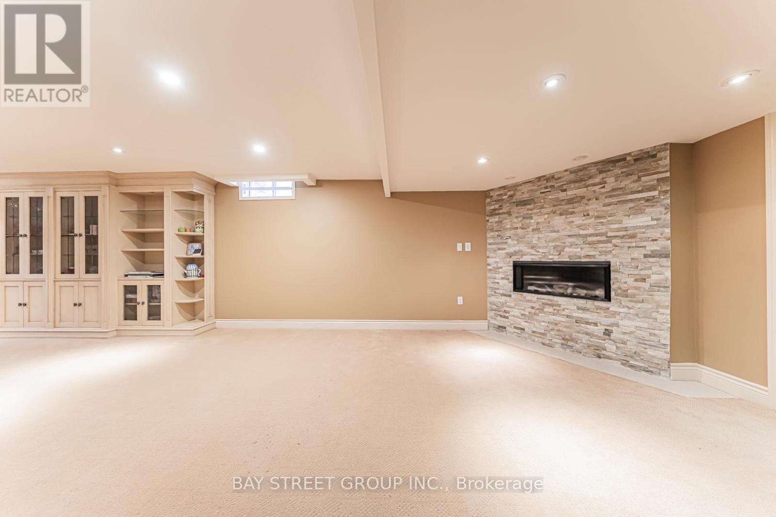 2191 Dunvegan Avenue, Oakville, ON - Indoor With Fireplace