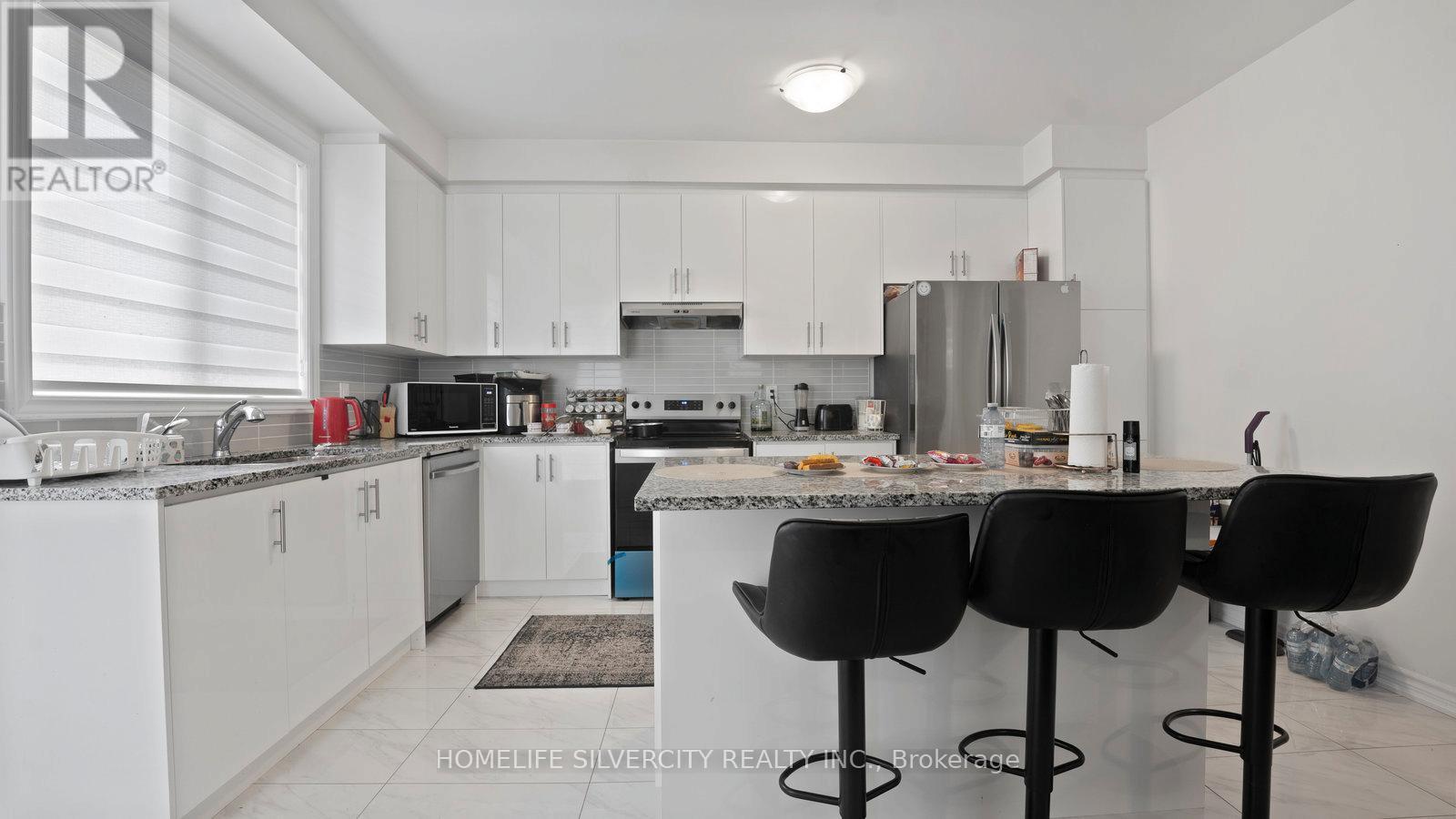 102 Strickland Avenue, Brantford, ON - Indoor Photo Showing Kitchen With Upgraded Kitchen