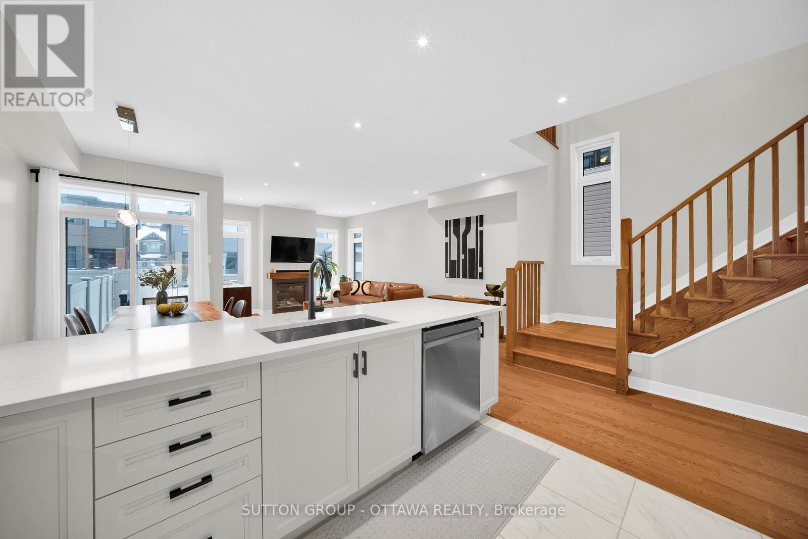 726 Octave Grove, Ottawa, ON - Indoor Photo Showing Kitchen