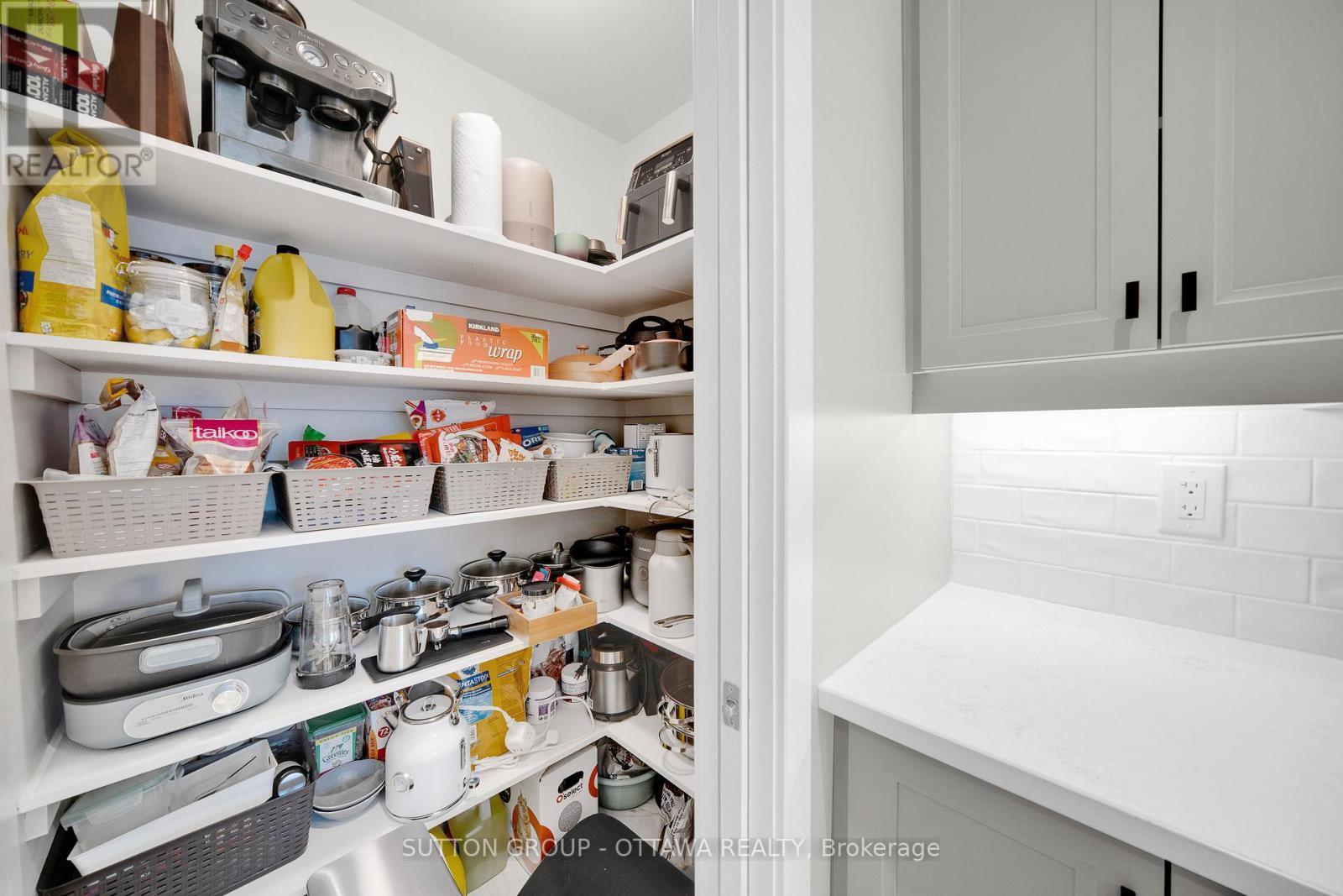 726 Octave Grove, Ottawa, ON - Indoor With Storage