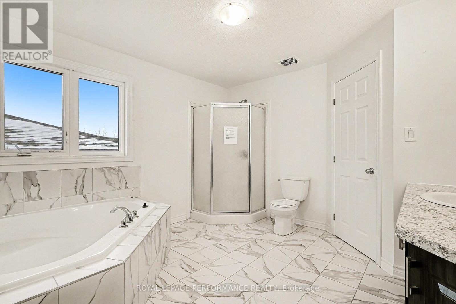359 Trillium Circle, Alfred And Plantagenet, ON - Indoor Photo Showing Bathroom