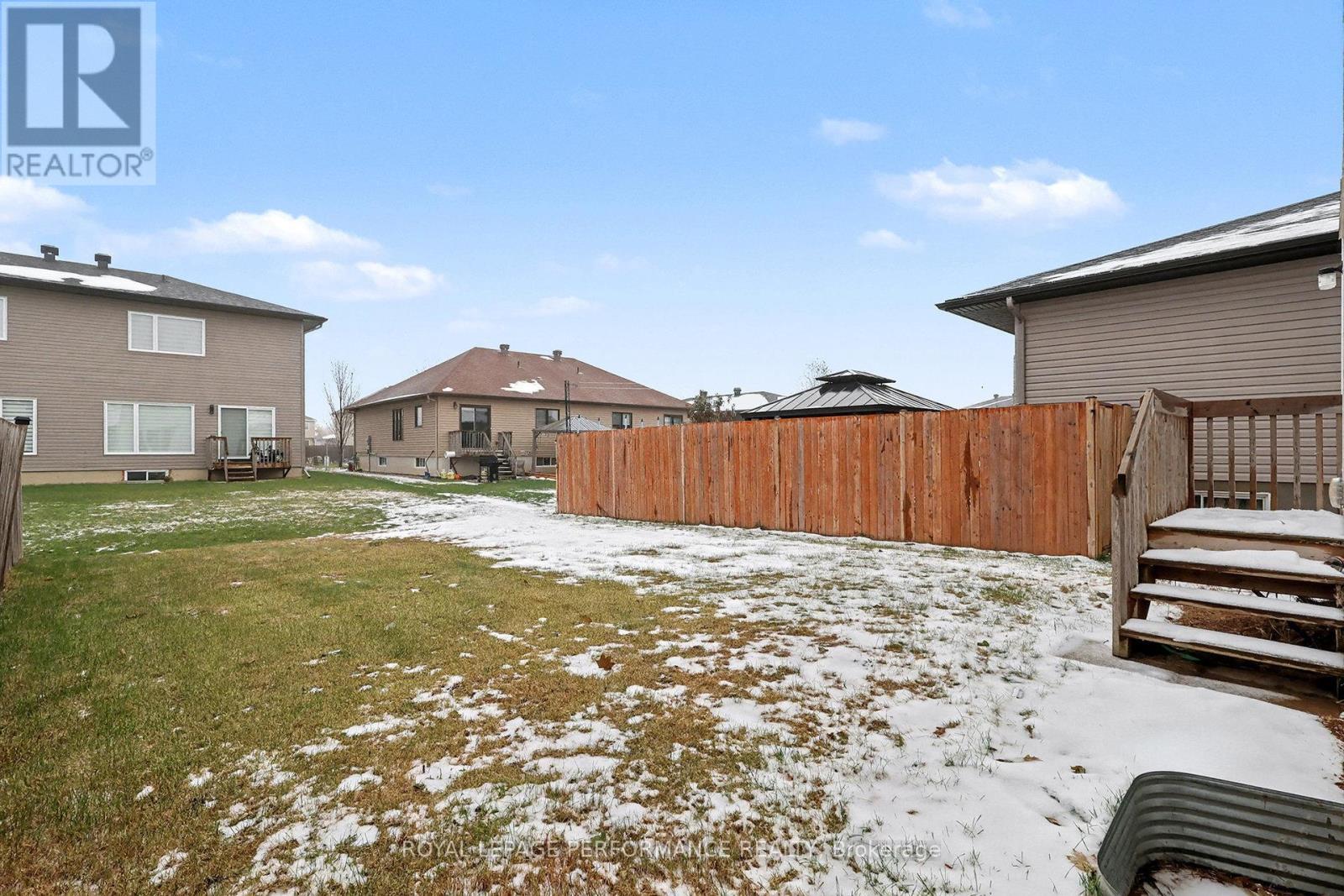 359 Trillium Circle, Alfred And Plantagenet, ON - Outdoor With Exterior