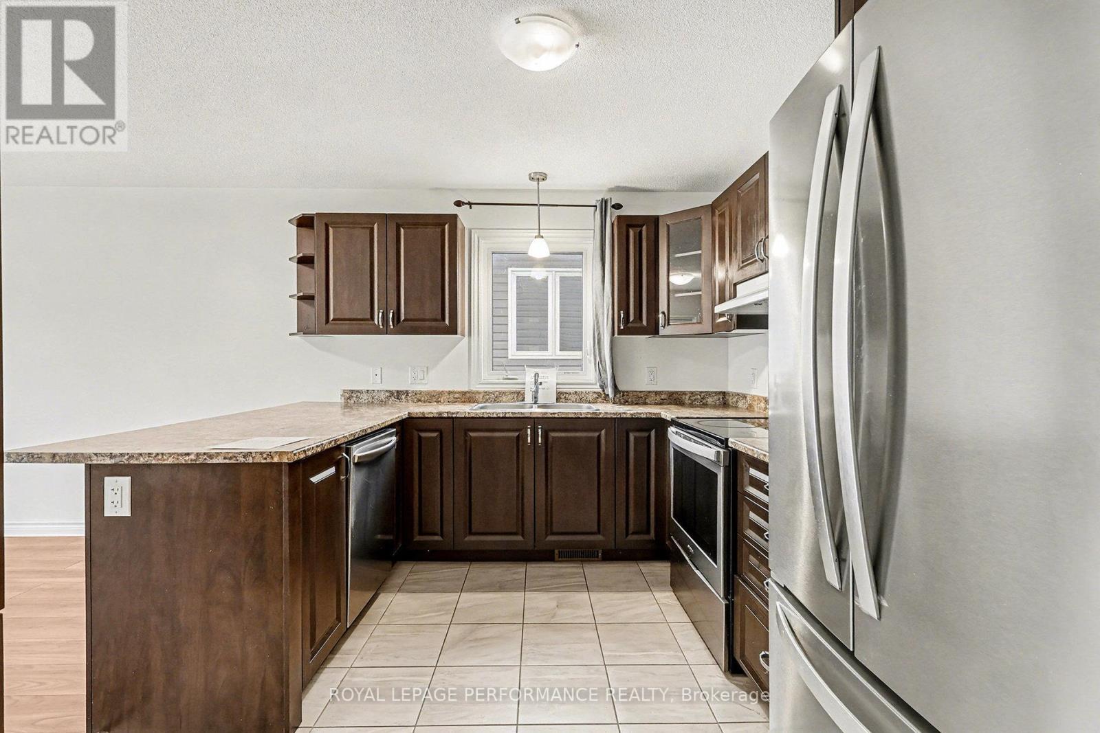 359 Trillium Circle, Alfred And Plantagenet, ON - Indoor Photo Showing Kitchen