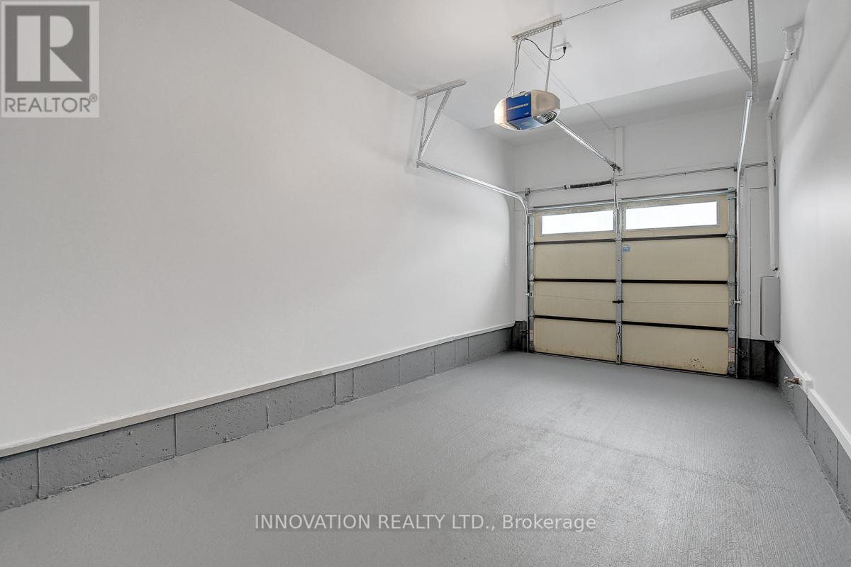 527 Rowers Way, Ottawa, ON - Indoor Photo Showing Garage