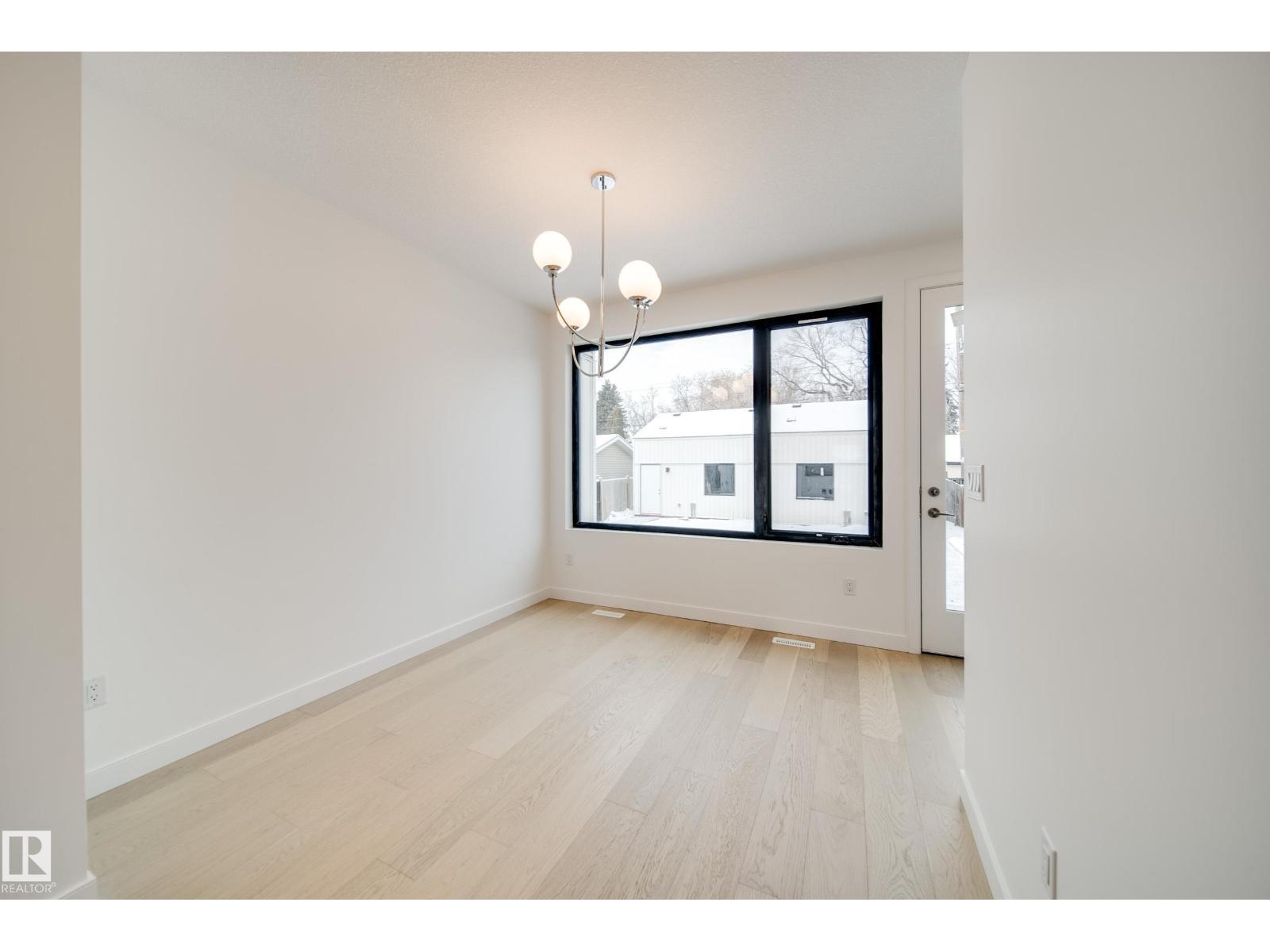 8522 80 Av Nw, Edmonton, AB - Indoor Photo Showing Other Room