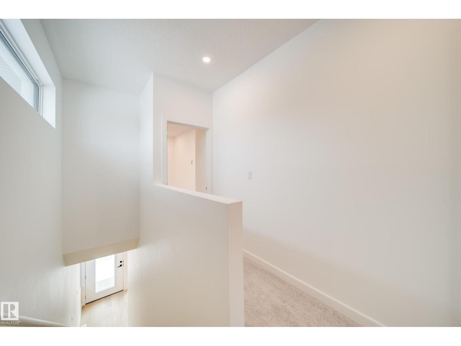 8522 80 Av Nw, Edmonton, AB - Indoor Photo Showing Other Room