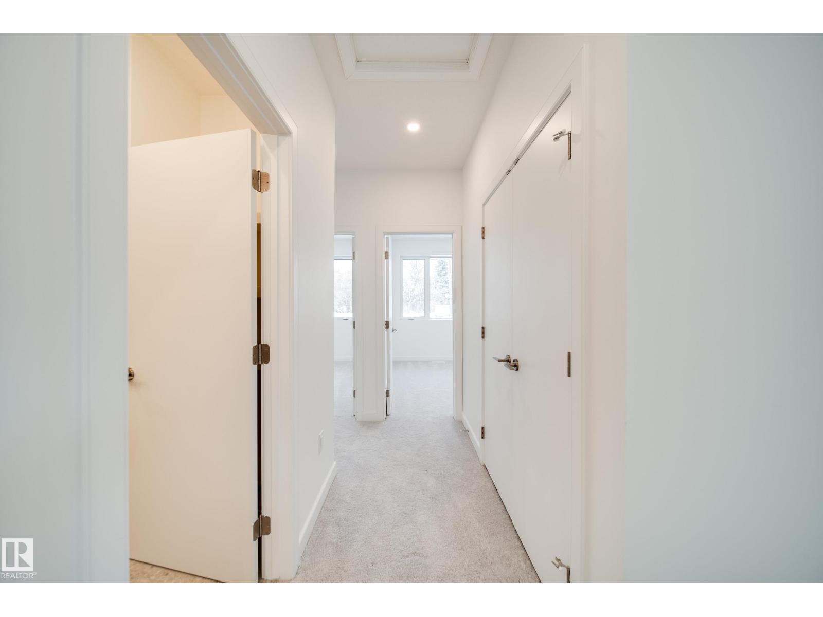 8522 80 Av Nw, Edmonton, AB - Indoor Photo Showing Other Room