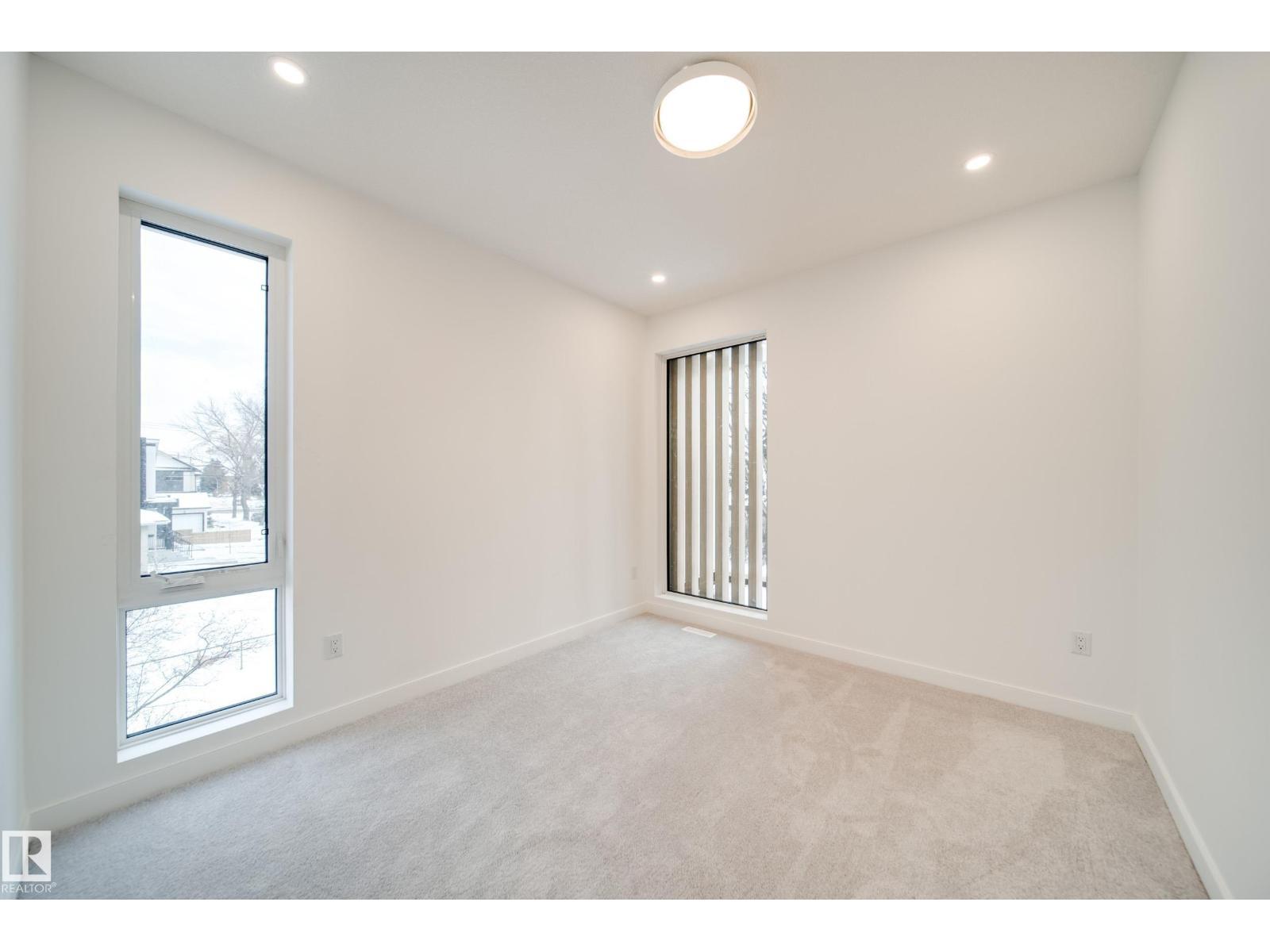 8522 80 Av Nw, Edmonton, AB - Indoor Photo Showing Other Room