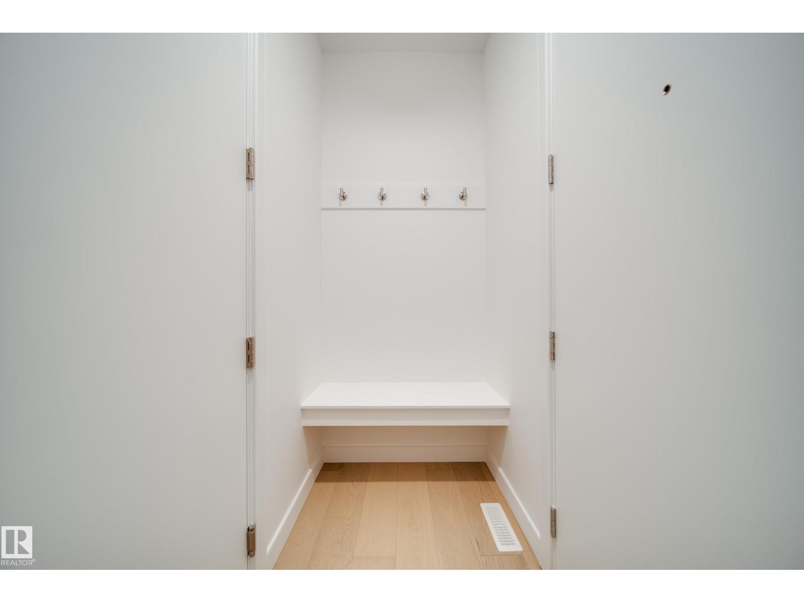 8522 80 Av Nw, Edmonton, AB - Indoor Photo Showing Other Room