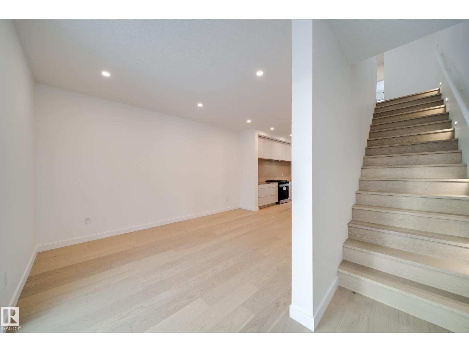 8522 80 Av Nw, Edmonton, AB - Indoor Photo Showing Other Room