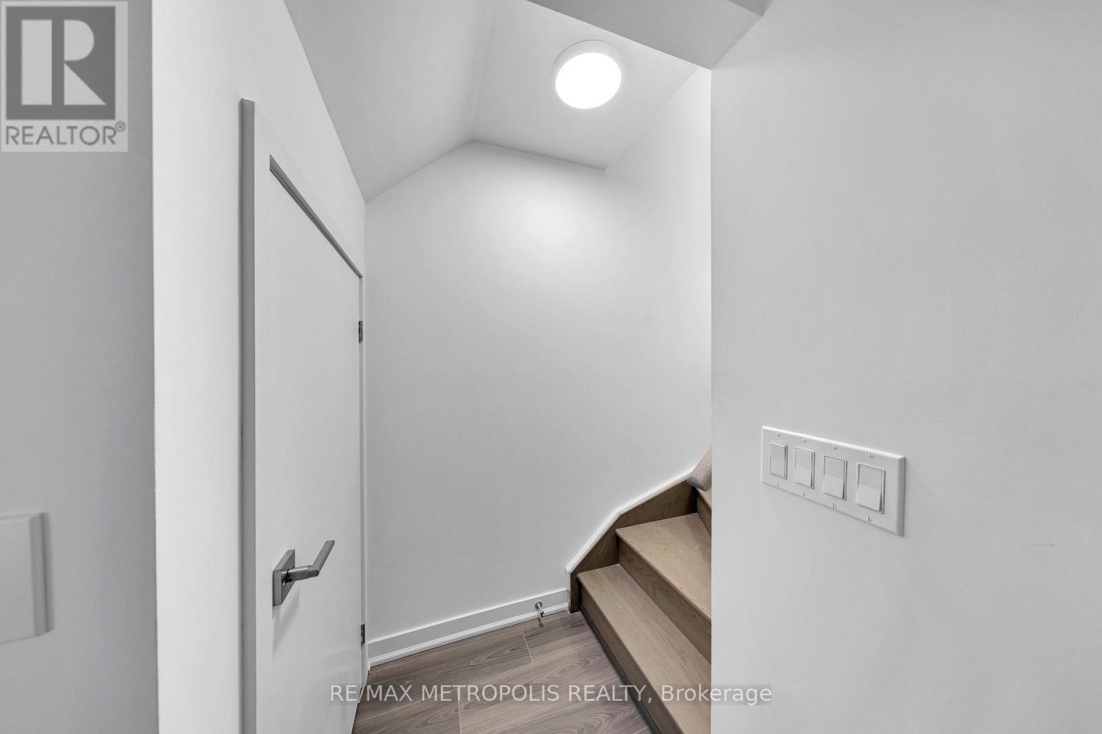 208 - 65 Curlew Drive, Toronto, ON - Indoor Photo Showing Other Room