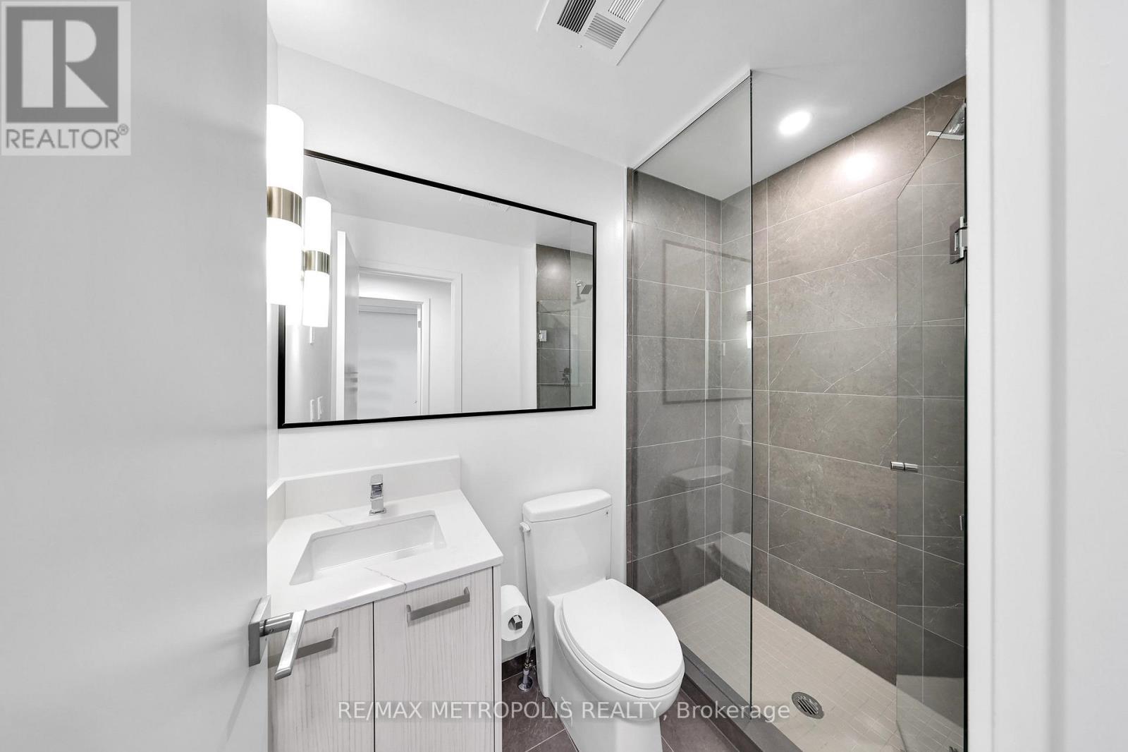 208 - 65 Curlew Drive, Toronto, ON - Indoor Photo Showing Bathroom