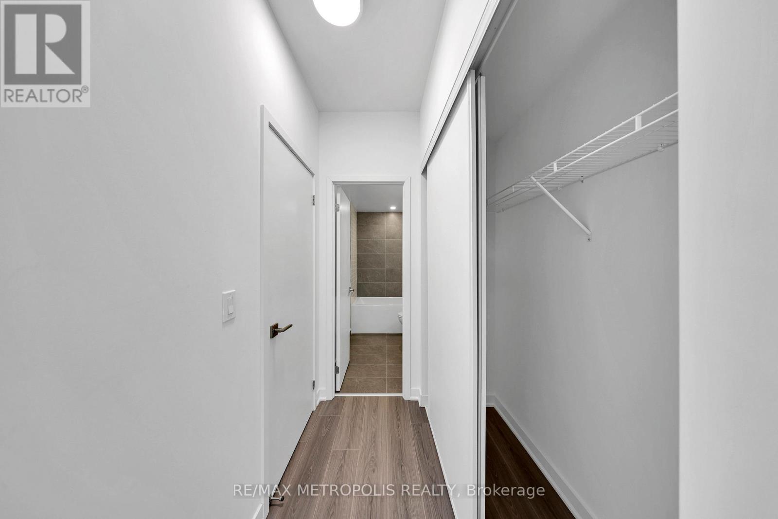 208 - 65 Curlew Drive, Toronto, ON - Indoor Photo Showing Other Room