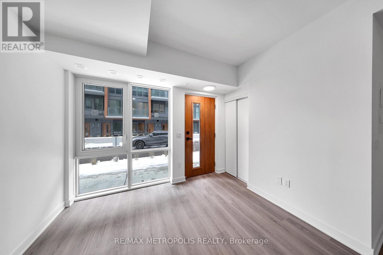 208 - 65 Curlew Drive, Toronto, ON - Indoor Photo Showing Other Room