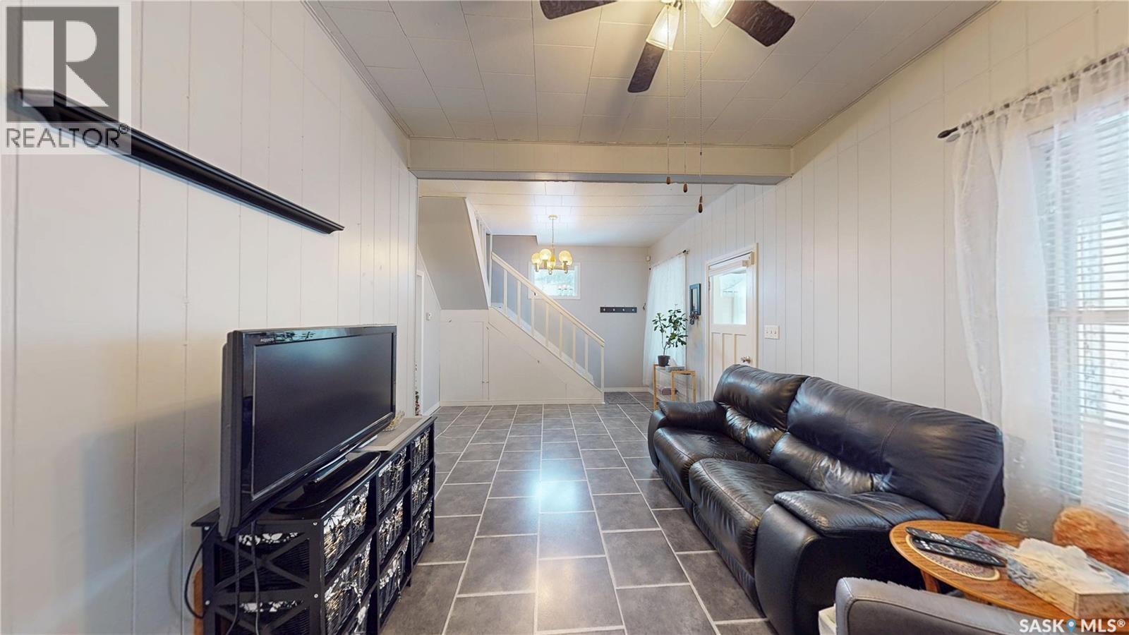 416 T Avenue S, Saskatoon, SK - Indoor