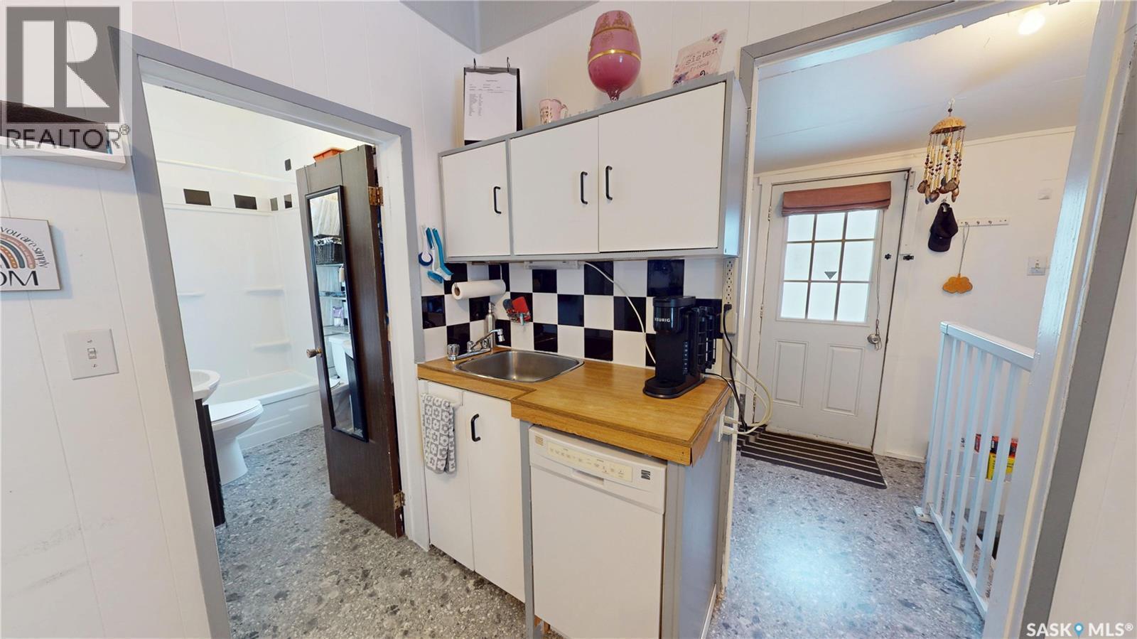 416 T Avenue S, Saskatoon, SK - Indoor