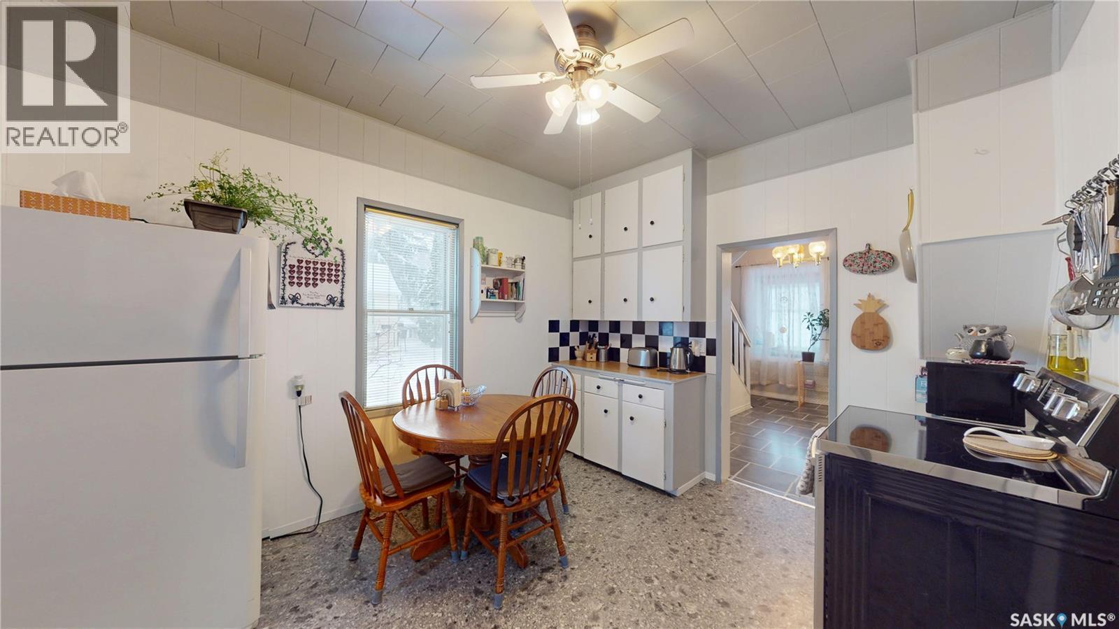 416 T Avenue S, Saskatoon, SK - Indoor