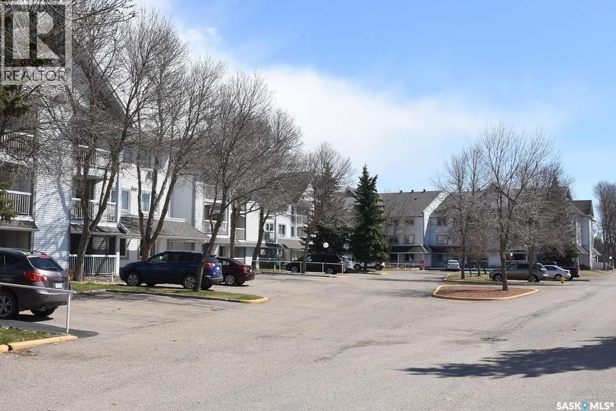 239 960 Assiniboine Avenue E, Regina, SK - Outdoor