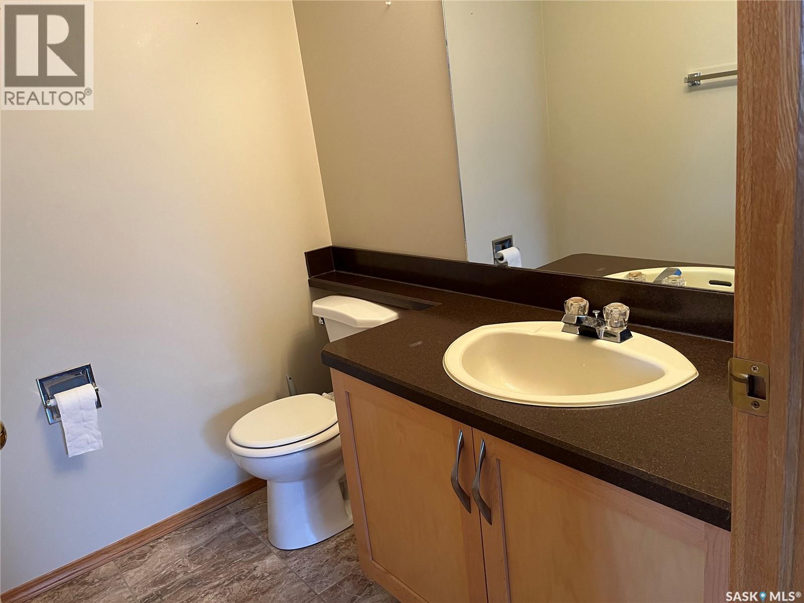 239 960 Assiniboine Avenue E, Regina, SK - Indoor Photo Showing Bathroom
