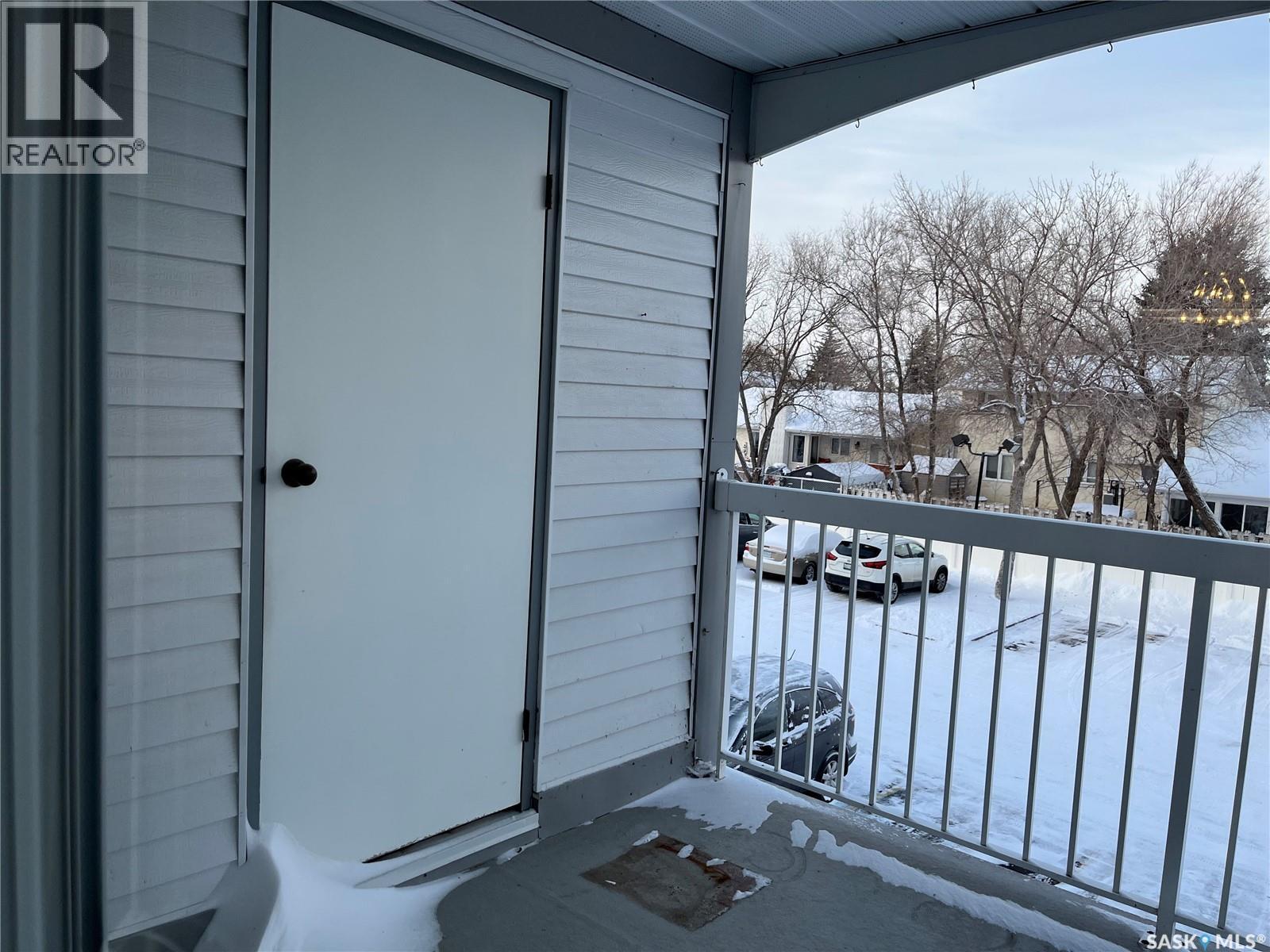 239 960 Assiniboine Avenue E, Regina, SK - Outdoor With Balcony With Exterior