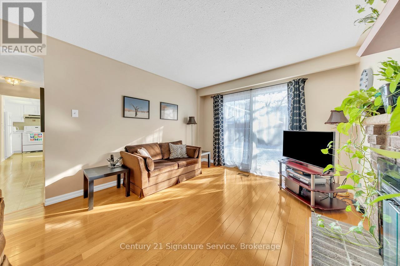 27 Northampton Street, Brampton, ON - Indoor Photo Showing Other Room