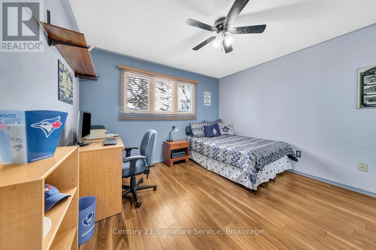 27 Northampton Street, Brampton, ON - Indoor Photo Showing Bedroom