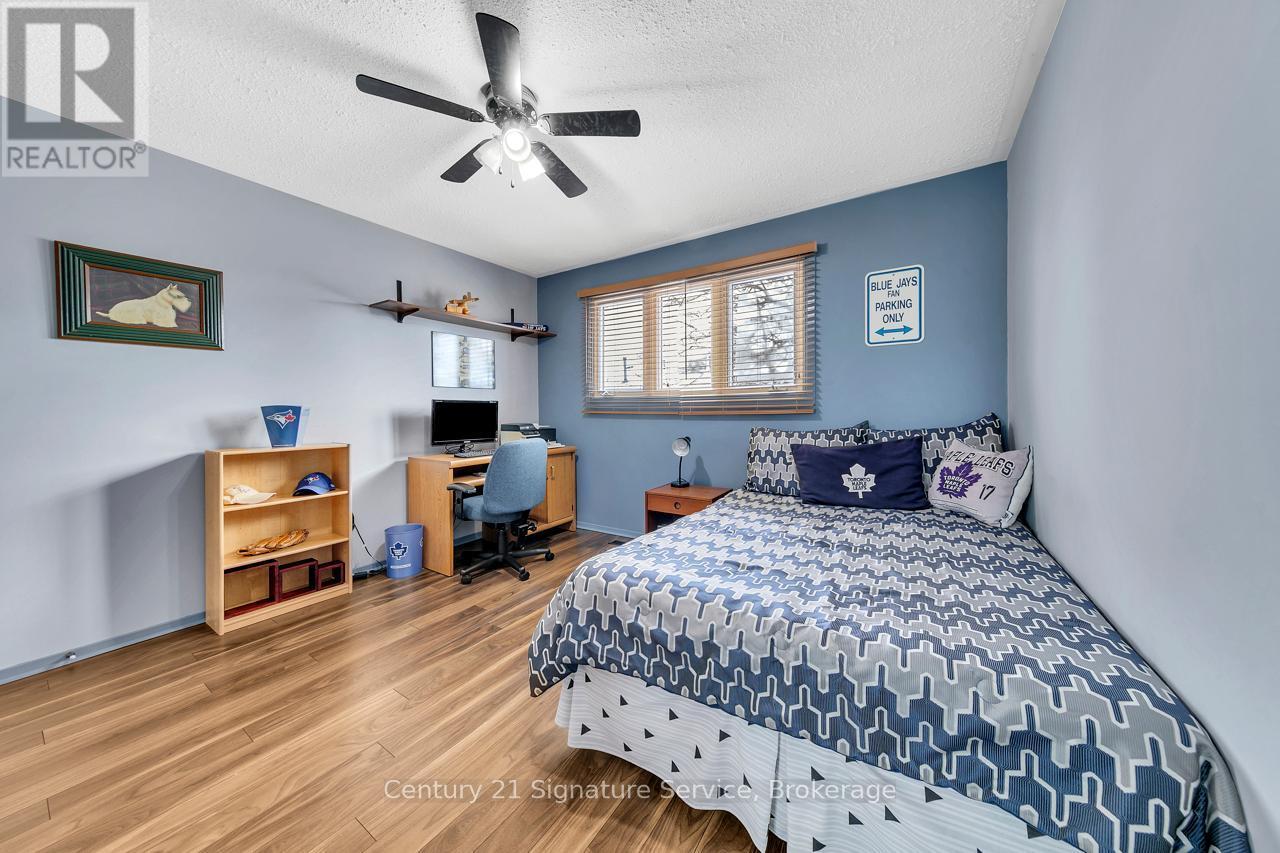 27 Northampton Street, Brampton, ON - Indoor Photo Showing Bedroom
