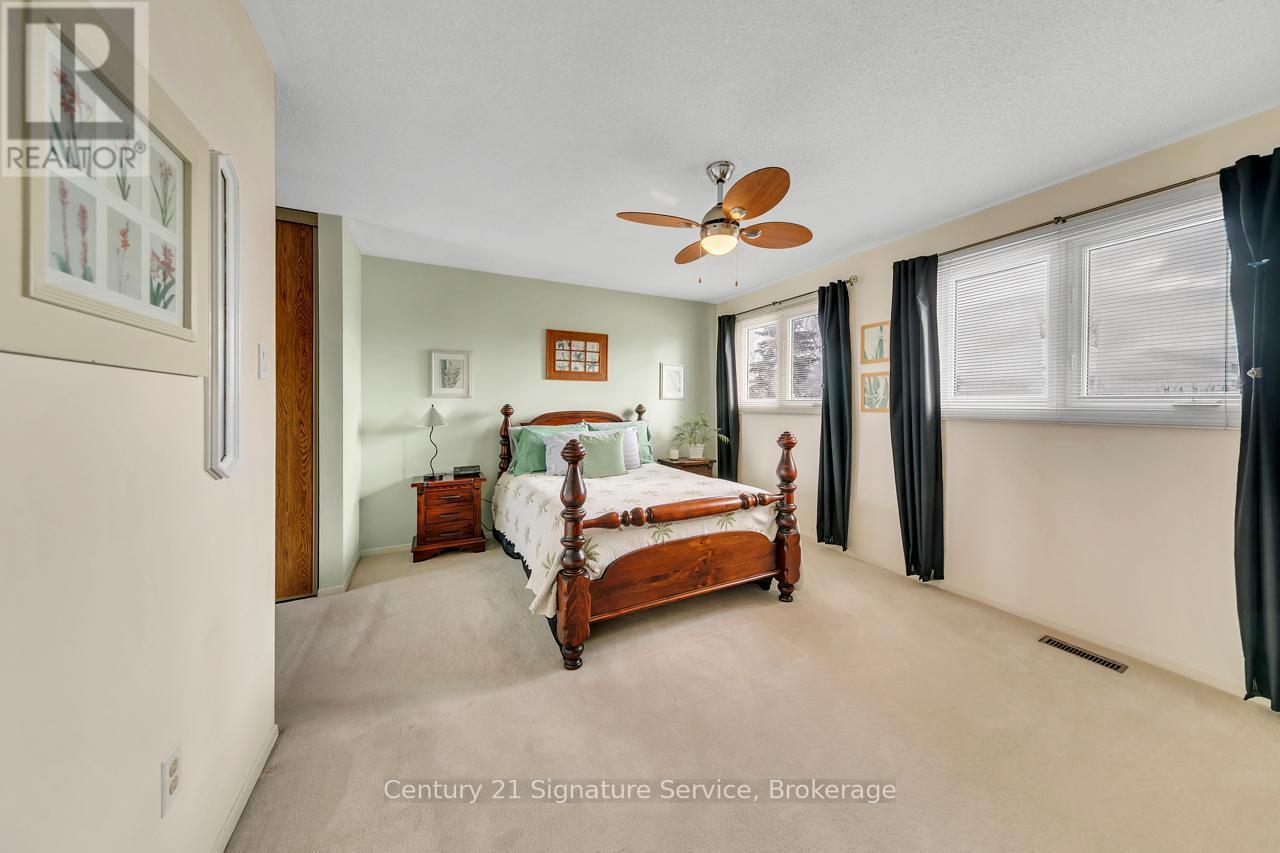 27 Northampton Street, Brampton, ON - Indoor Photo Showing Bedroom