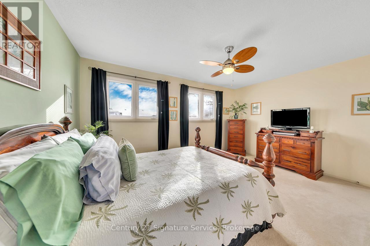 27 Northampton Street, Brampton, ON - Indoor Photo Showing Bedroom