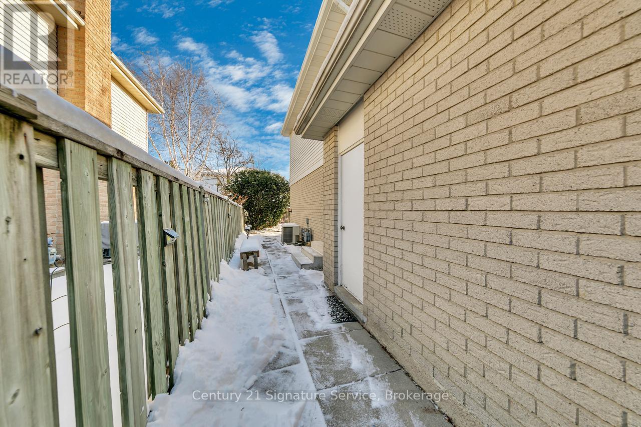 27 Northampton Street, Brampton, ON - Outdoor With Exterior