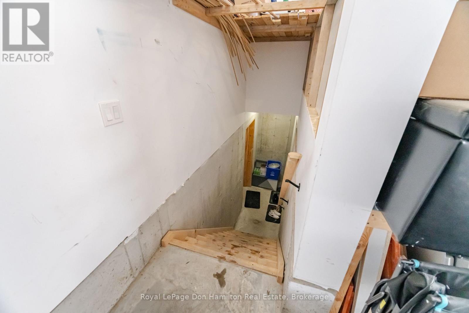 450 Rogers Road, North Perth (Listowel), ON - Indoor Photo Showing Other Room