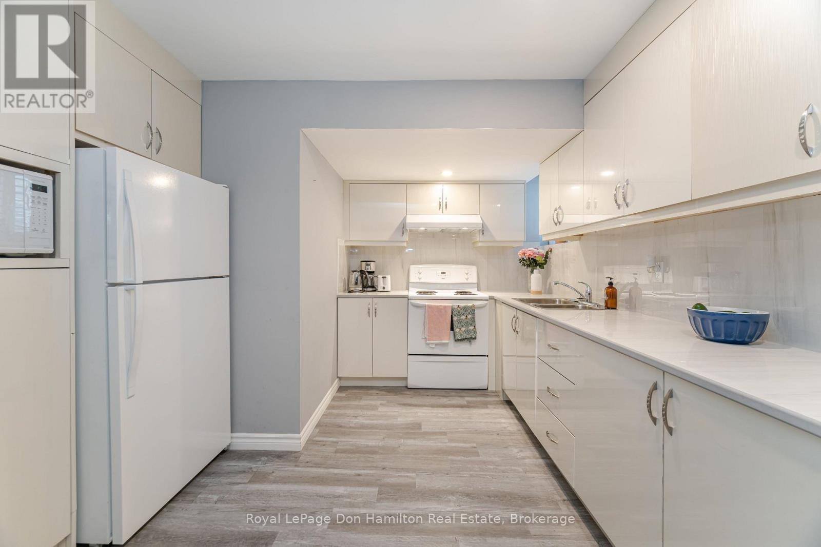 450 Rogers Road, North Perth (Listowel), ON - Indoor Photo Showing Kitchen With Double Sink